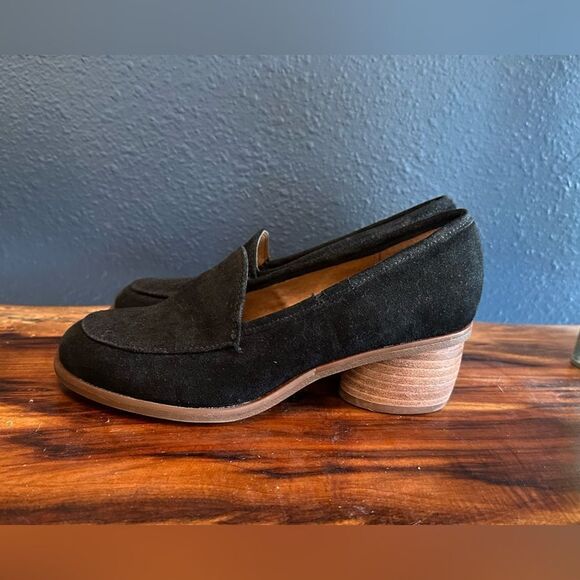 Sofft black suede loafer, sz 6. Like new condition - Picture 5 of 6